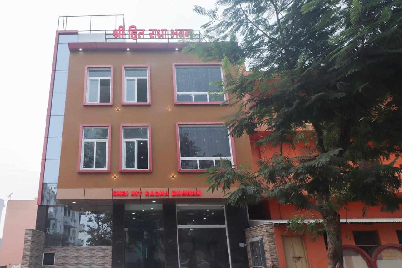 Oyo 67215 Shri Hit Radha Bhawan Vrindāvan Exterior foto